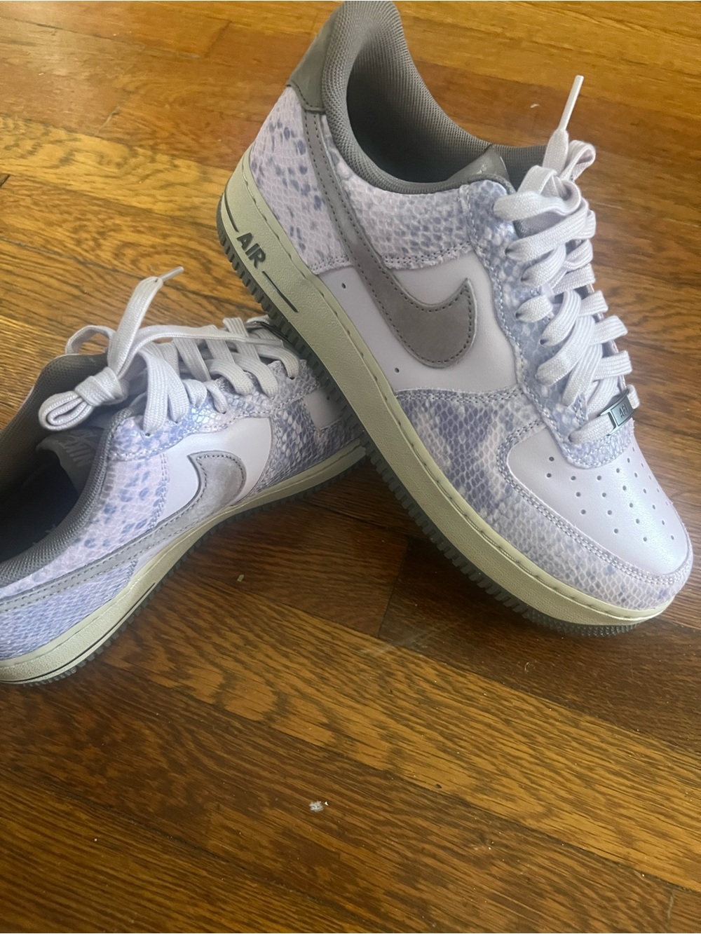 Nike Men’s Sneakers in Light Gray and White Animal-Texture